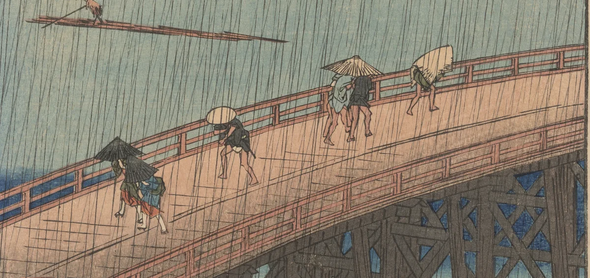 雨のなか、笠や傘、蓑で身を守りながら橋を渡る人々と、川を下る筏の部分